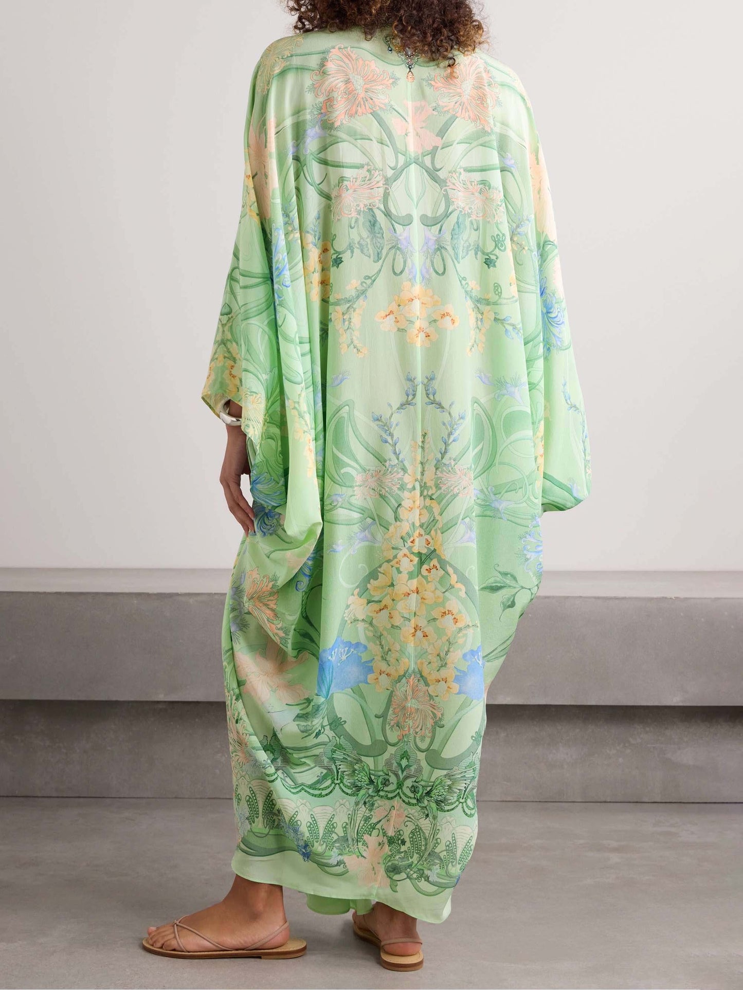 Damen Midikleid mit Blumendruck und V-Ausschnitt Jully