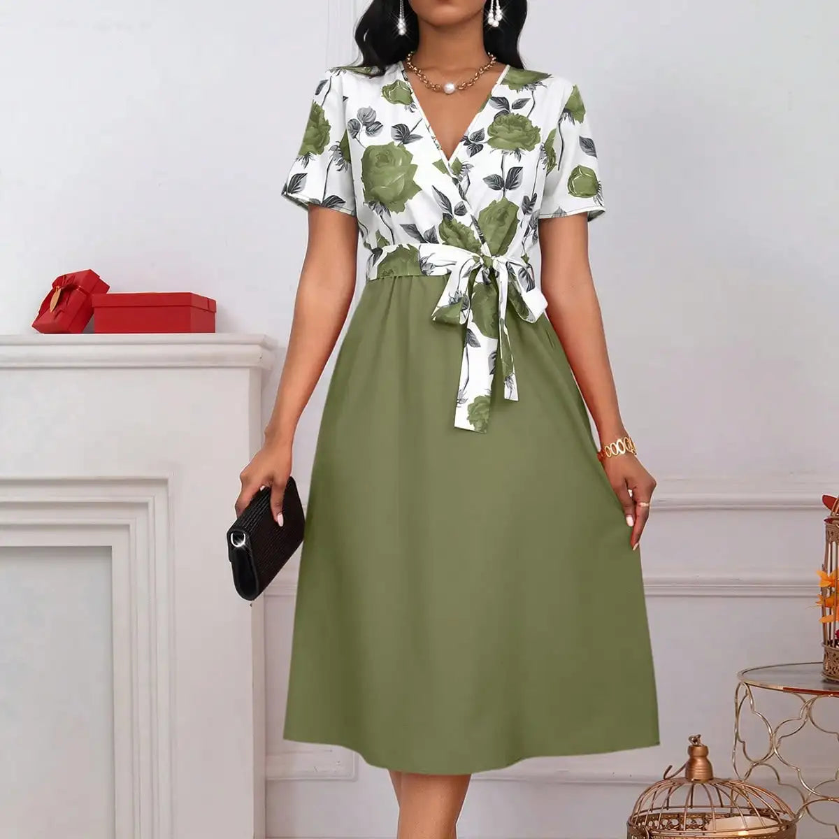 Damen Midikleid mit Blumendruck und V-Ausschnitt Jully