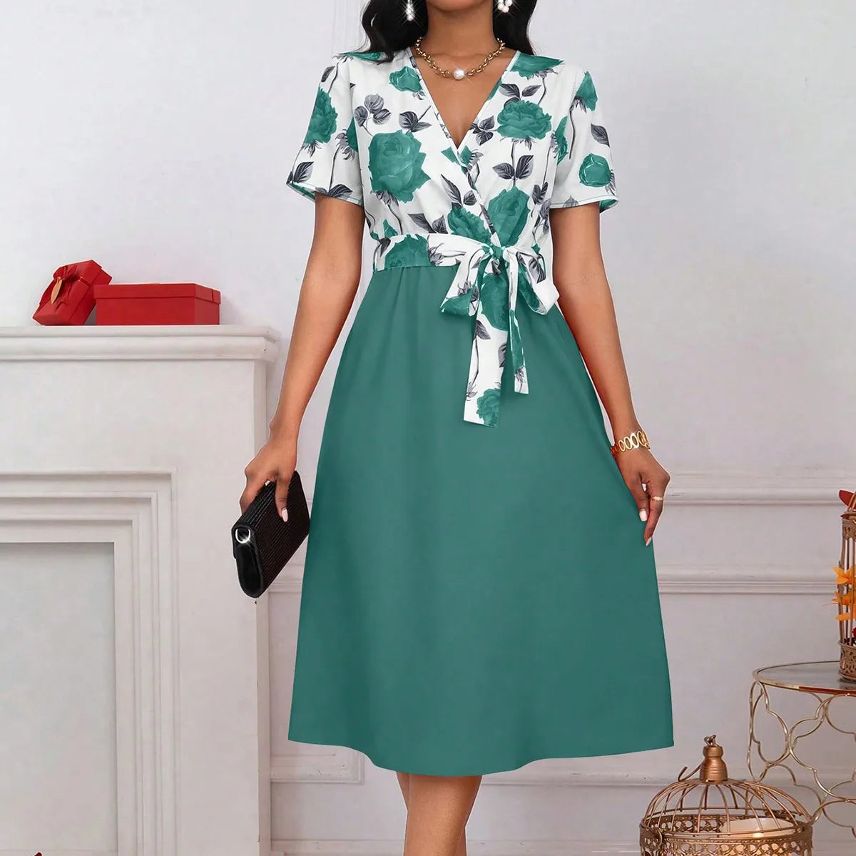 Damen Midikleid mit Blumendruck und V-Ausschnitt Jully