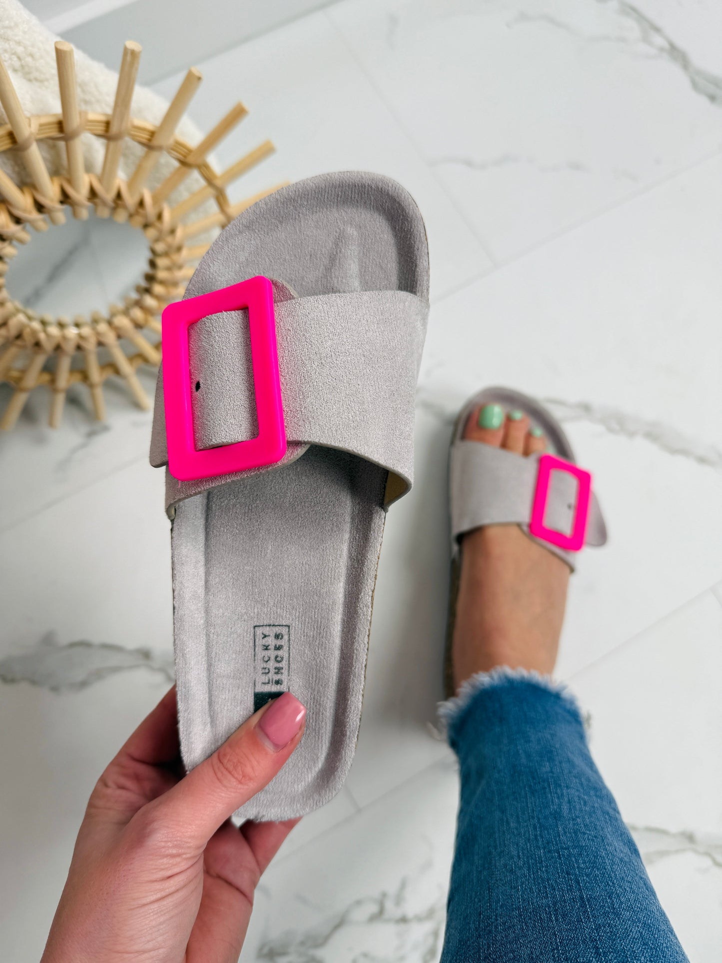 Damen Pantoletten mit Fuchsia Schnalle Jully