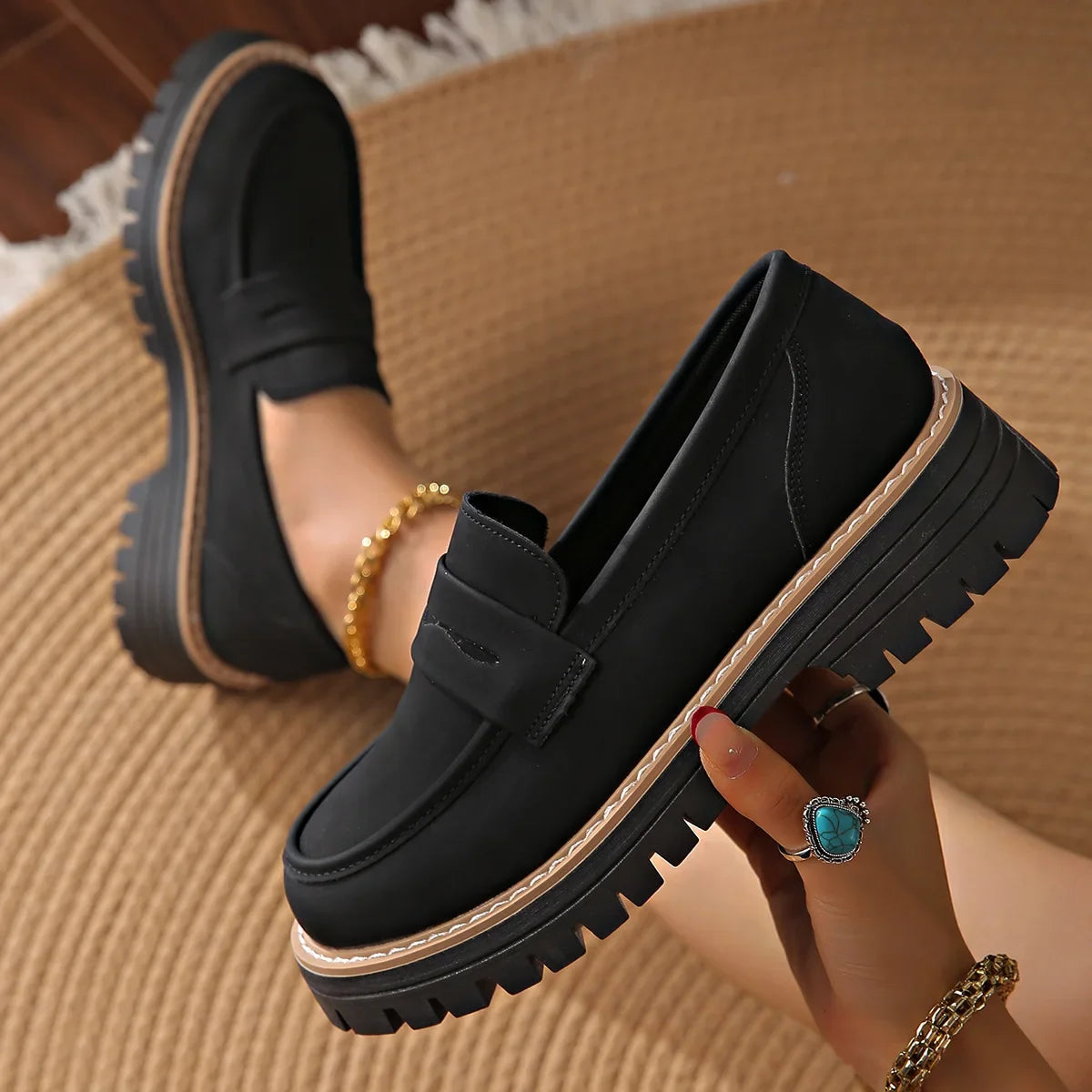 Damen Penny Loafer aus schwarzem Leder mit flachem Absatz Jully