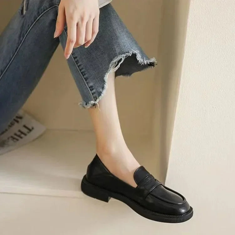 Damen Plateau-Loafer aus schwarzem Leder mit hohem Tragekomfort Jully
