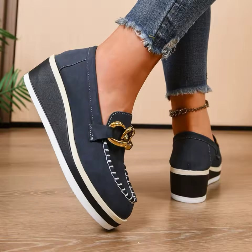 Damen Plateau-Loafer mit Goldkettendetail Jully