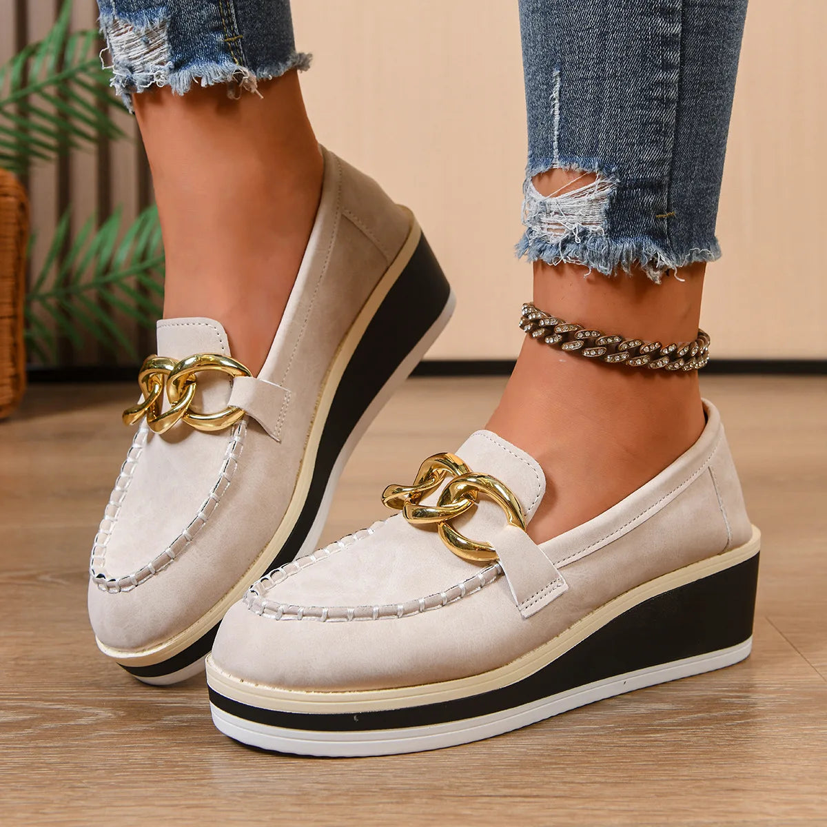 Damen Plateau-Loafer mit Goldkettendetail Jully