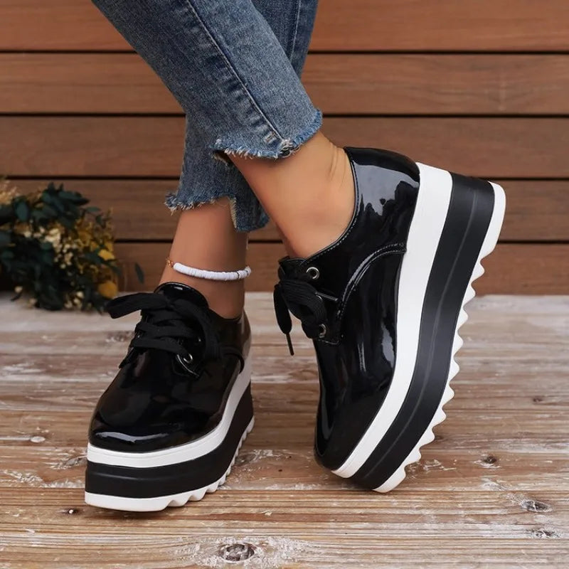 Damen Plateauschuhe mit Hochglanz-Finish und Stoßdämpfung Jully
