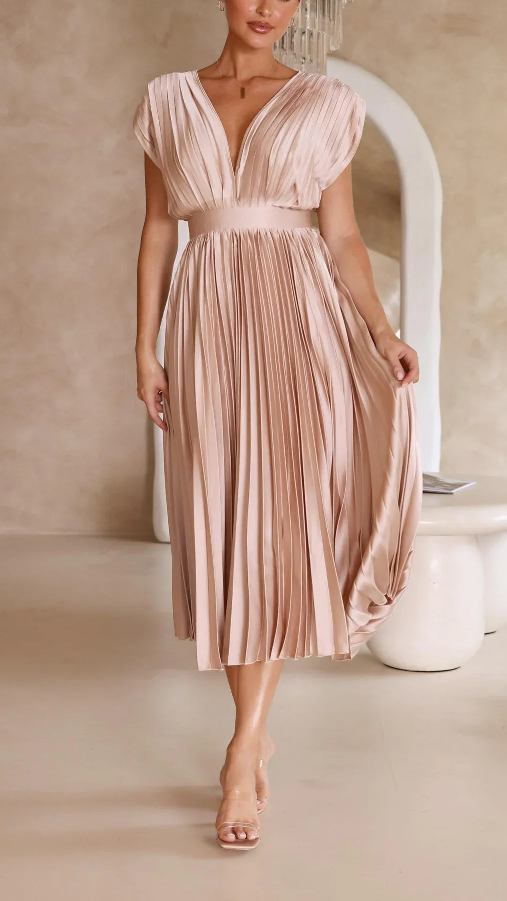 Damen Plissee-Kleid mit elegantem Schnitt aus atmungsaktivem Stoff Jully