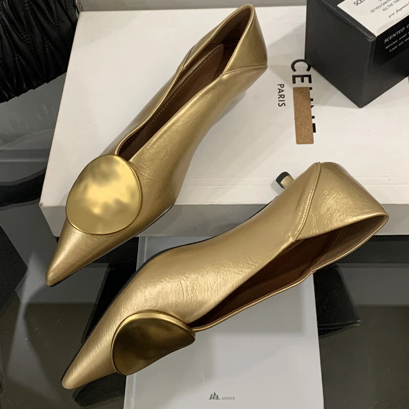 Damen Pumps mit Metallscheibendetail Jully