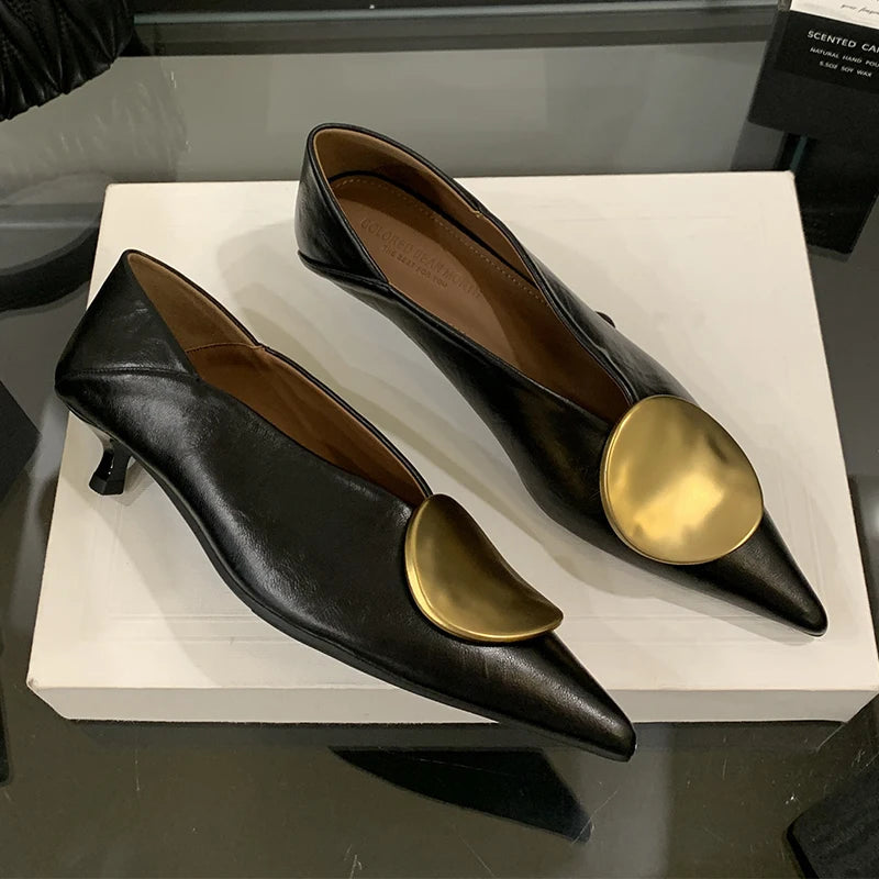 Damen Pumps mit Metallscheibendetail Jully