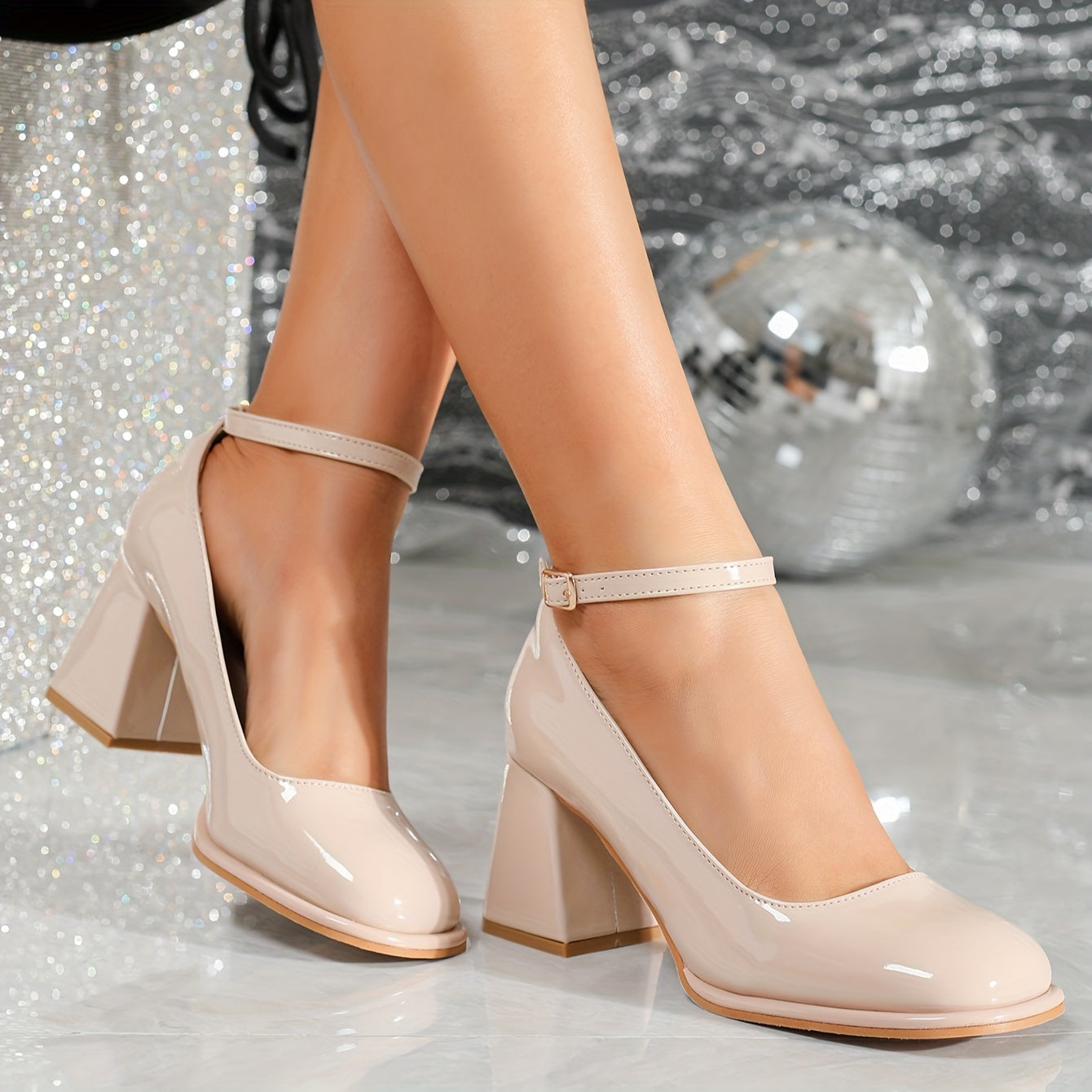 Damen Sandalen aus glänzendem Lackleder mit Blockabsatz Jully