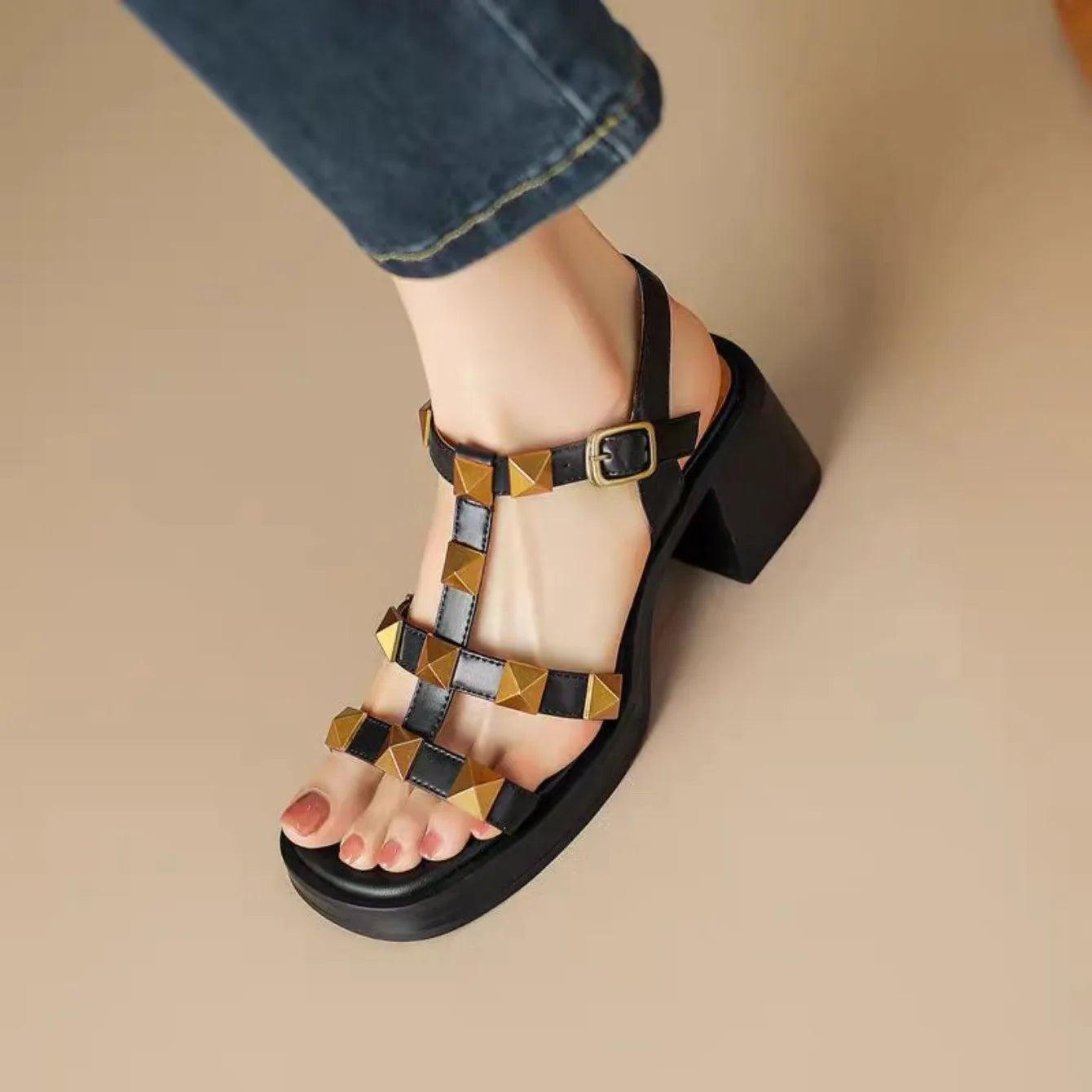 Damen Sandalen mit Blockabsatz und Nieten Jully