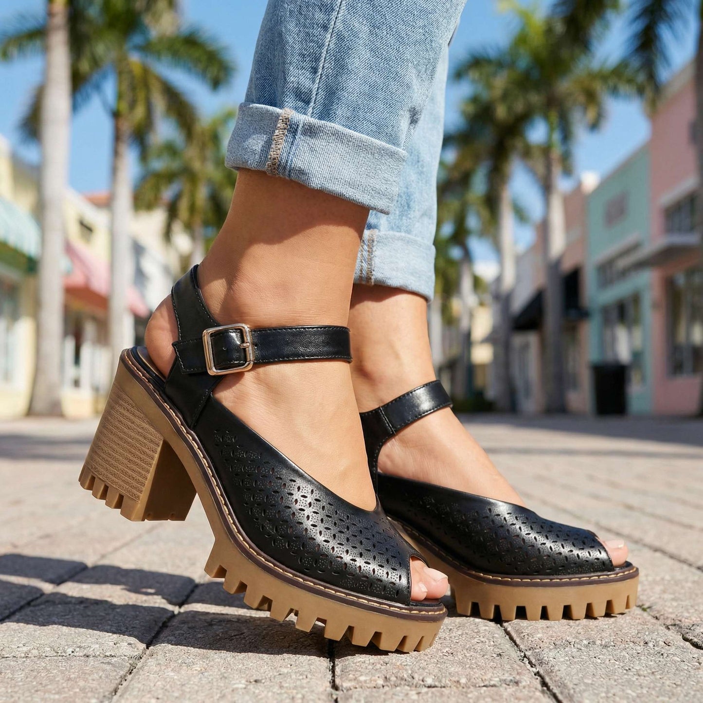 Damen Sandalen mit Blumenmuster und gepolsterter Innensohle Jully