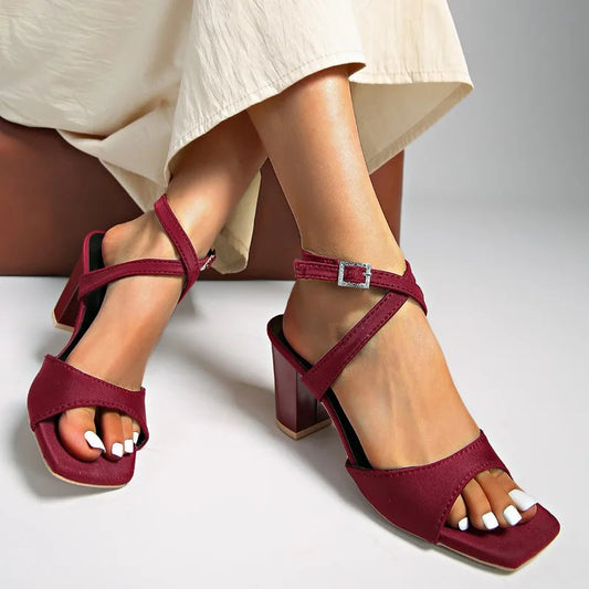 Damen Sandalen mit überkreuzten Riemen Jully