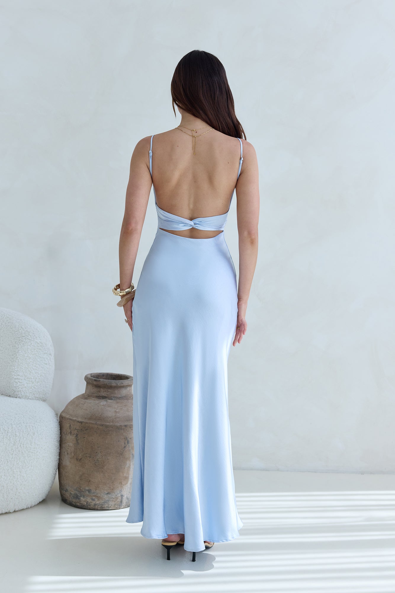Damen Satin-Maxikleid mit offenem Rücken Jully