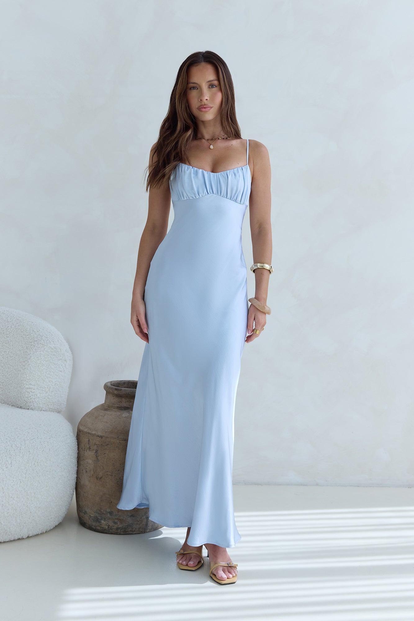 Damen Satin-Maxikleid mit offenem Rücken Jully