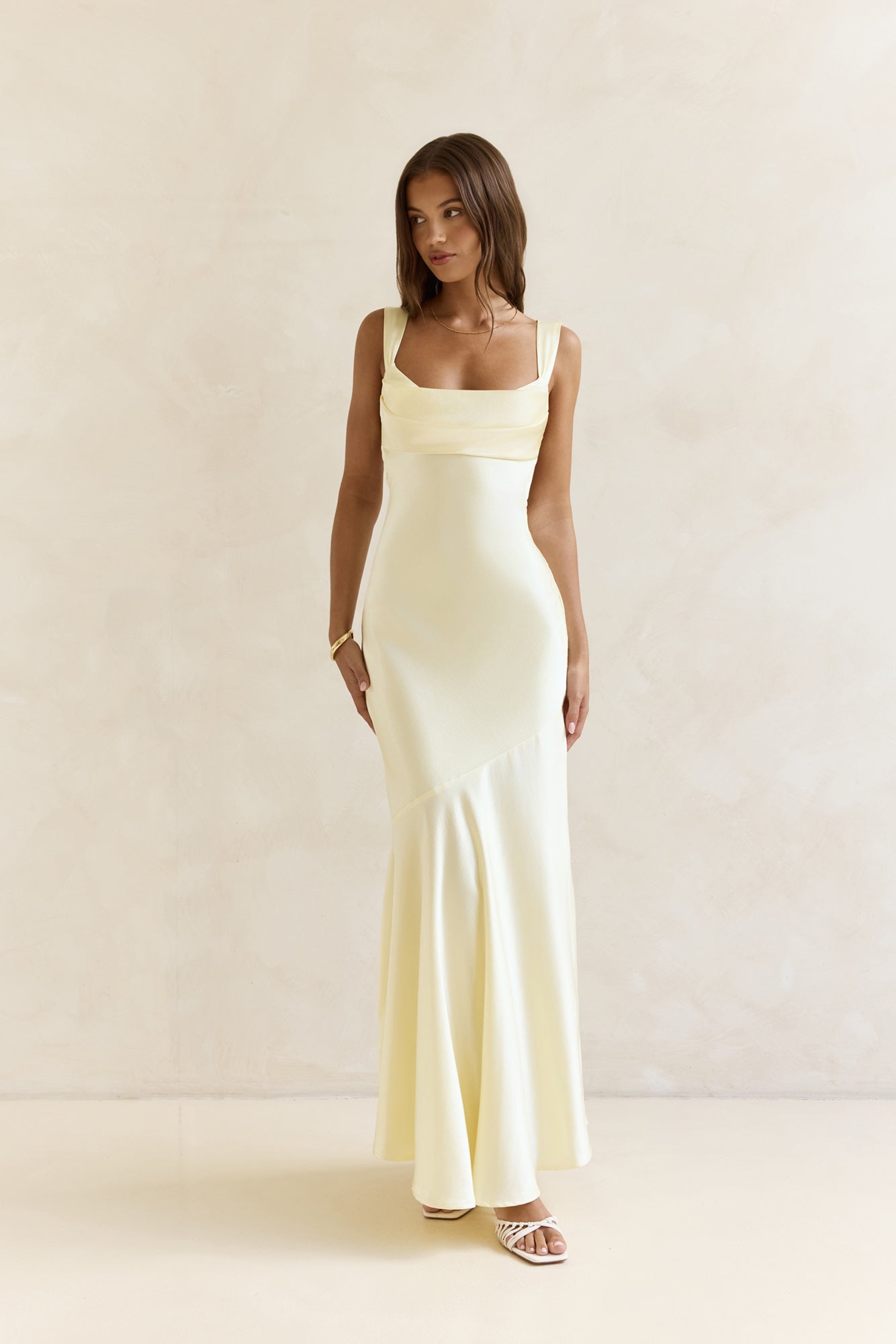 Damen Satin-Maxikleid mit rückenfreiem Design Jully