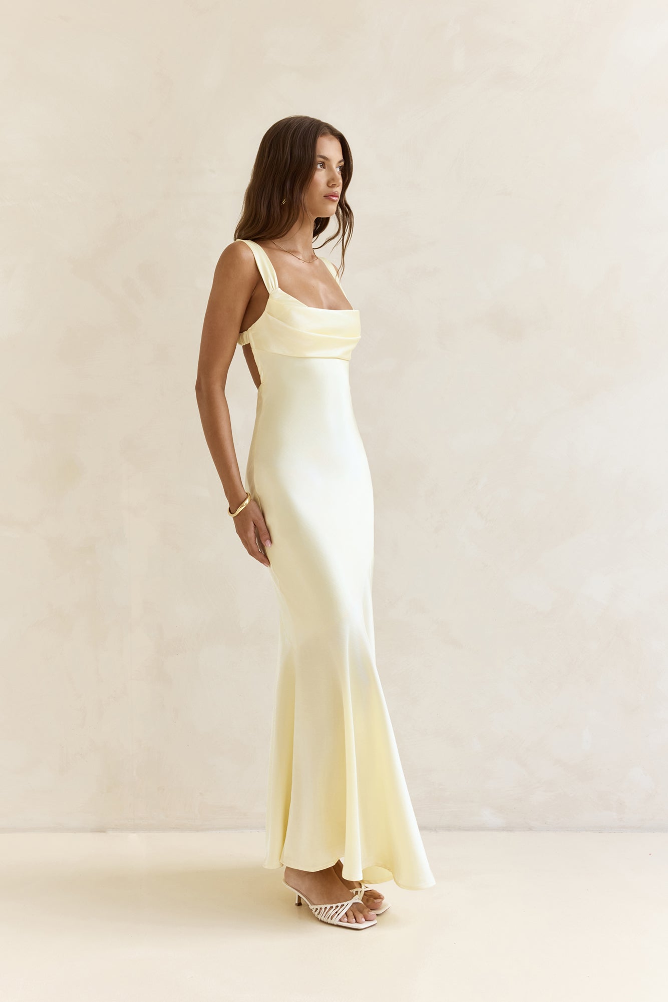 Damen Satin-Maxikleid mit rückenfreiem Design Jully