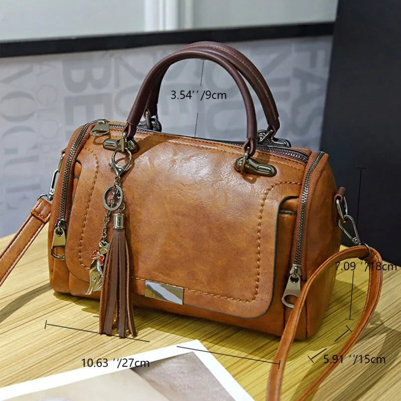 Damen Schultertasche aus Kunstleder in Schwarz Jully