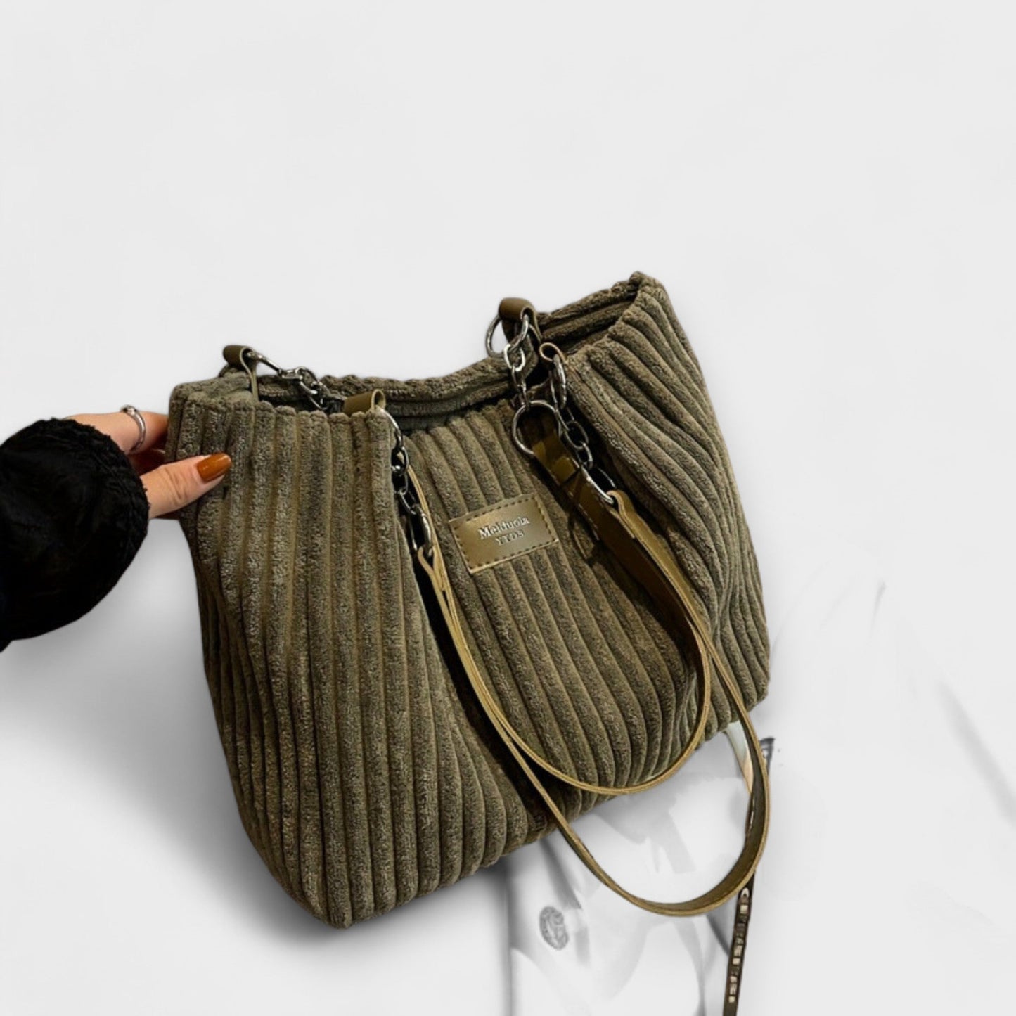 Damen Schultertasche aus weichem Cord in Khaki Jully