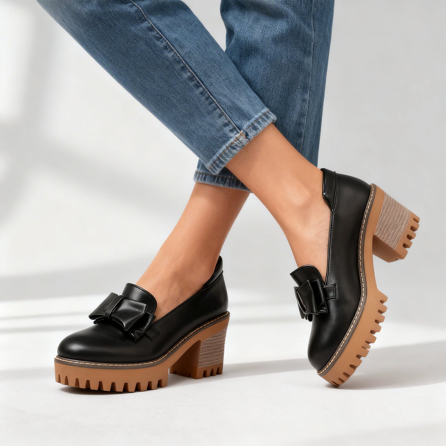 Damen Slipper aus Glattleder mit Plateausohle Jully