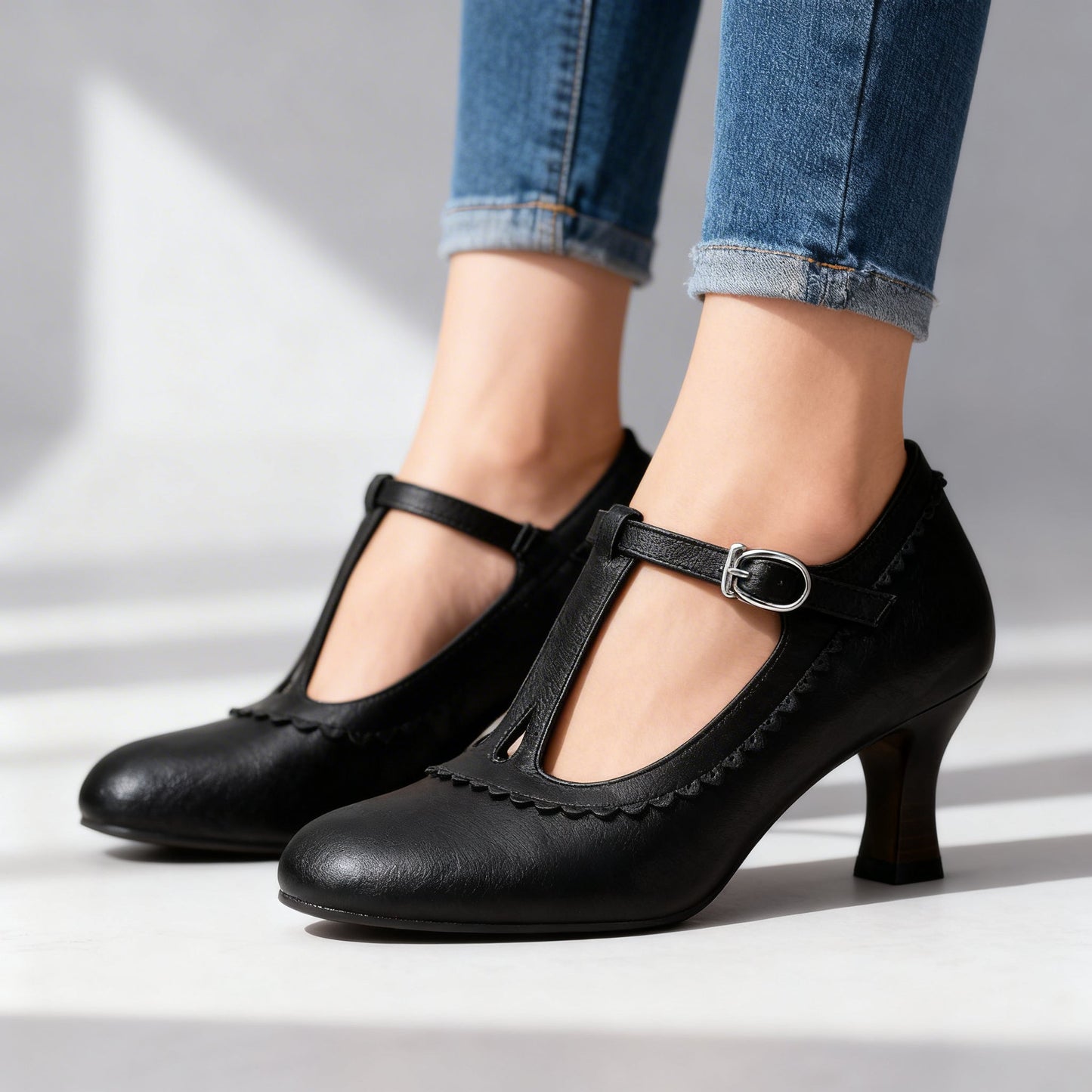 Damen Slipper mit gewelltem T-Riemen in Vintage-Design Jully