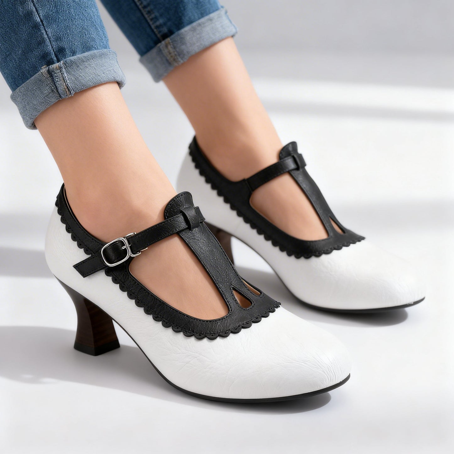 Damen Slipper mit gewelltem T-Riemen in Vintage-Design Jully