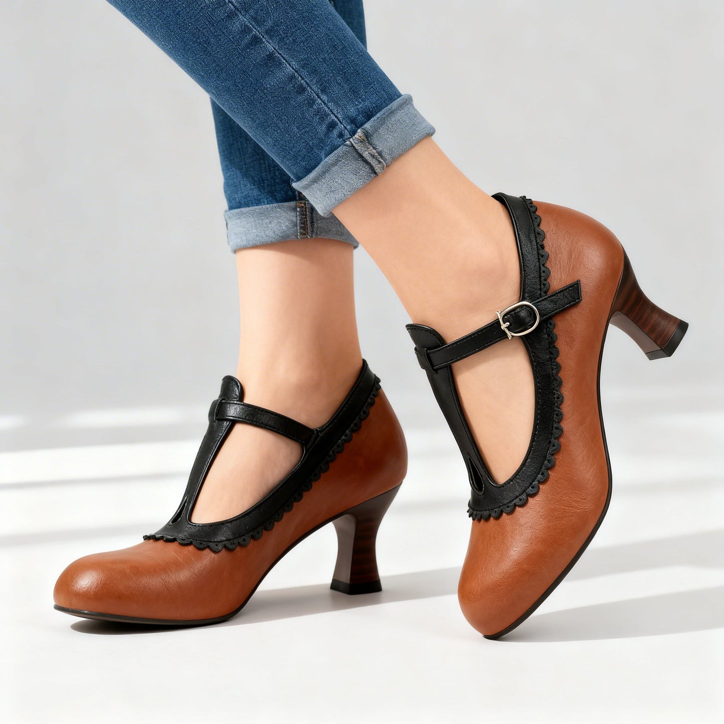 Damen Slipper mit gewelltem T-Riemen in Vintage-Design Jully