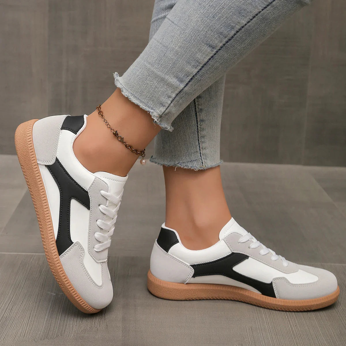 Damen Sneaker aus Leder mit gepolsterter Innensohle Jully