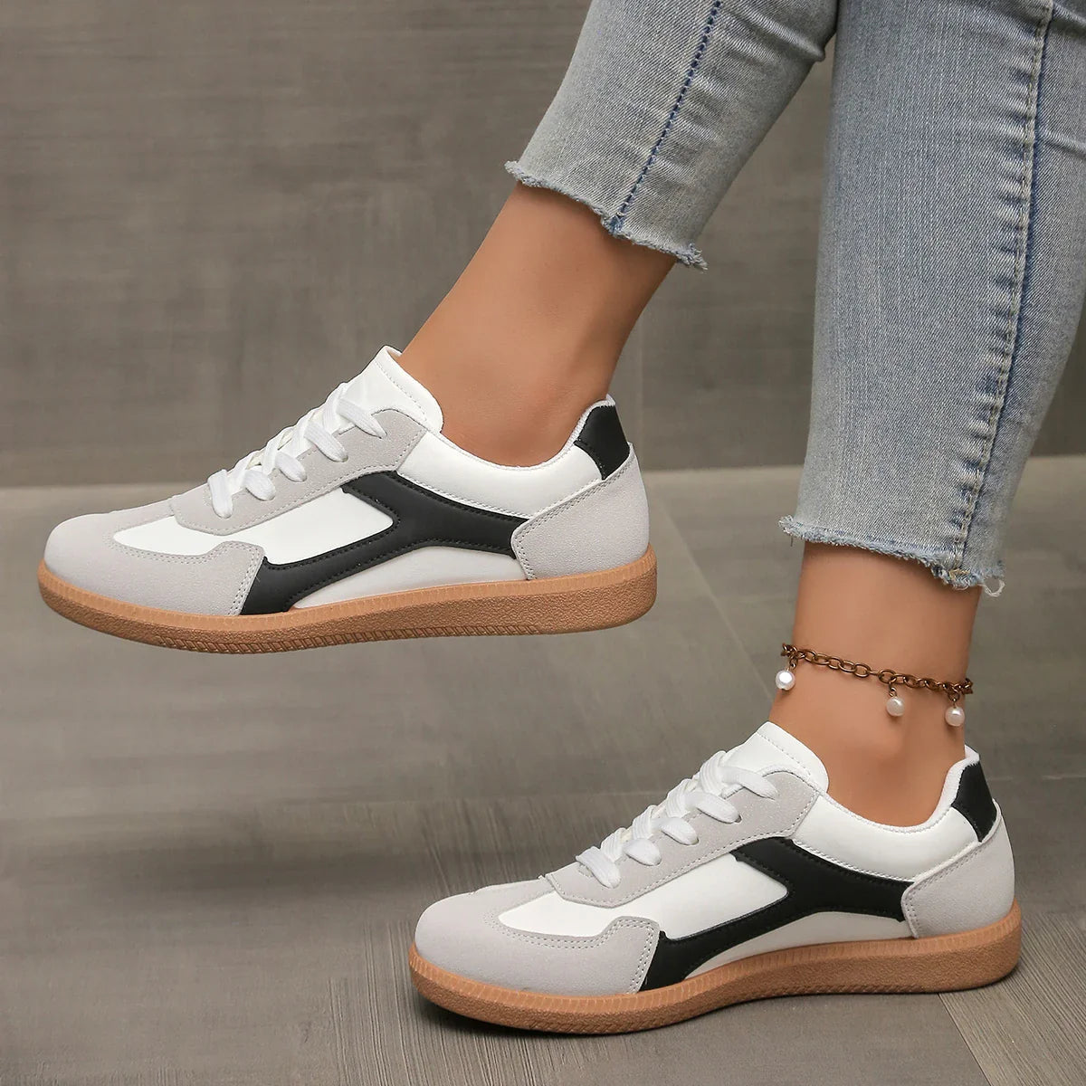 Damen Sneaker aus Leder mit gepolsterter Innensohle Jully