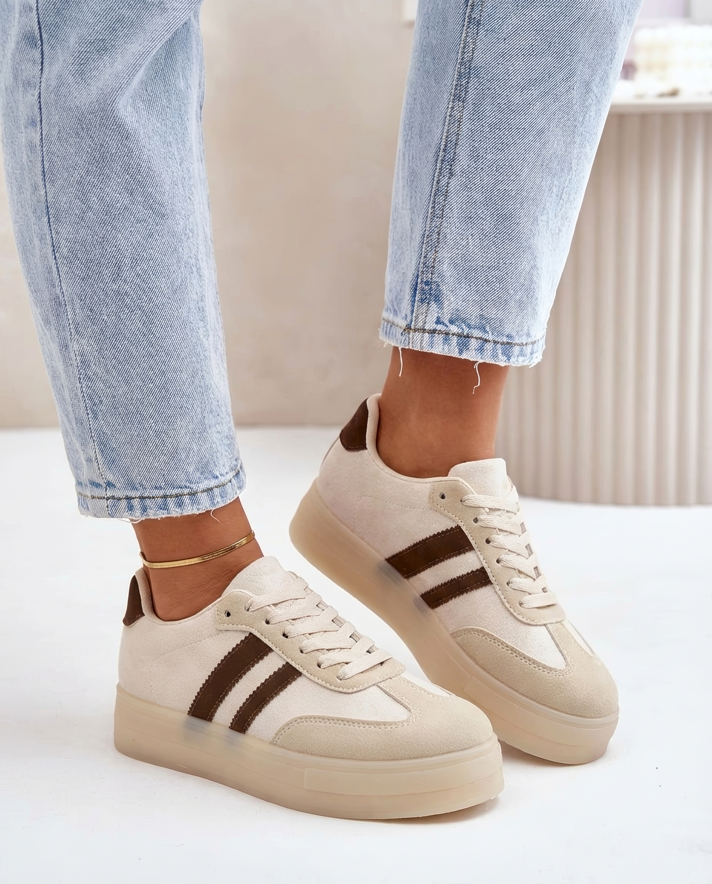 Damen Sneakers mit sportlichem Design aus Kunstleder Jully