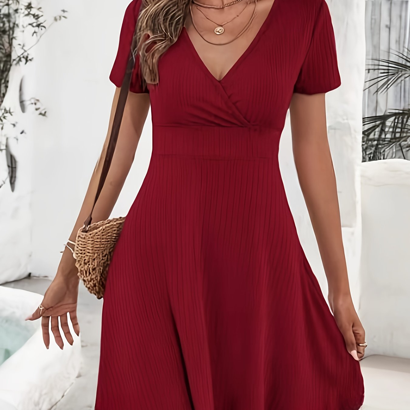 Damen Sommerkleid mit V-Ausschnitt und elegantem Design Jully
