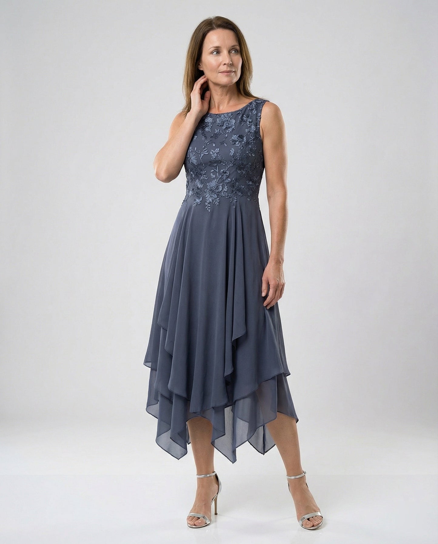 Damen Sommerkleid mit femininer Silhouette aus atmungsaktivem Stoff Jully