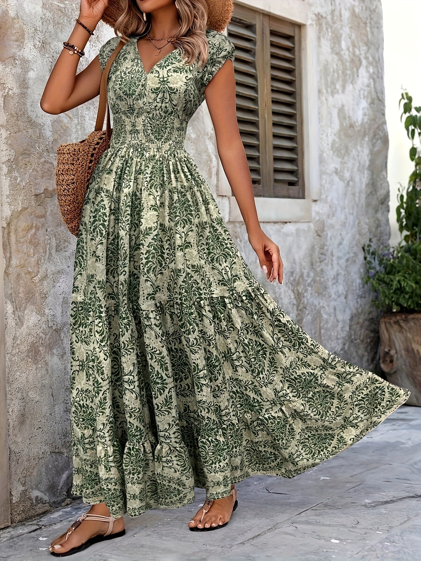 Damen Sommermaxikleid mit V-Ausschnitt und Plisseedetails Jully