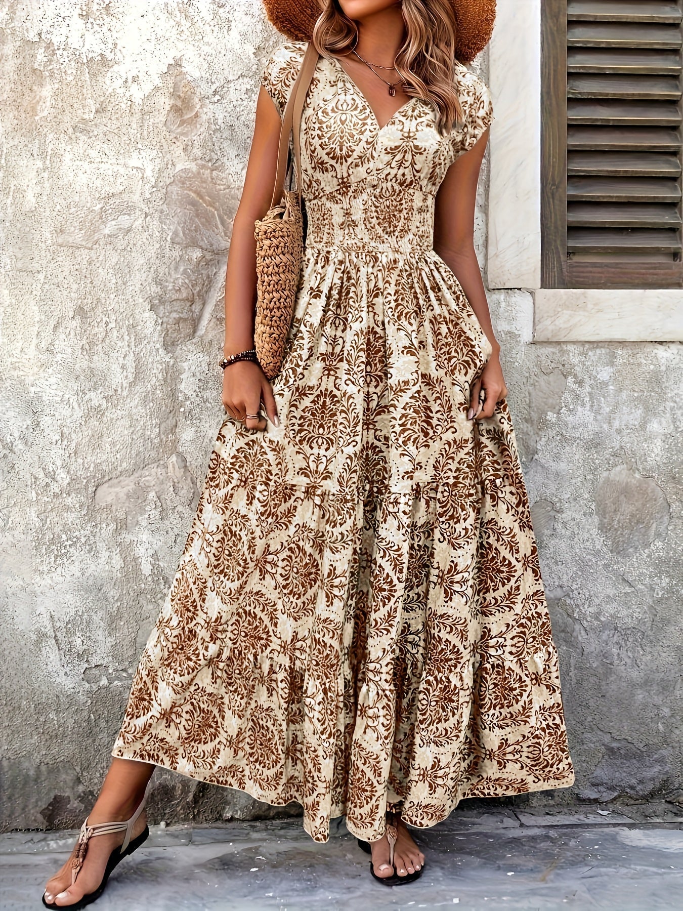 Damen Sommermaxikleid mit V-Ausschnitt und Plisseedetails Jully