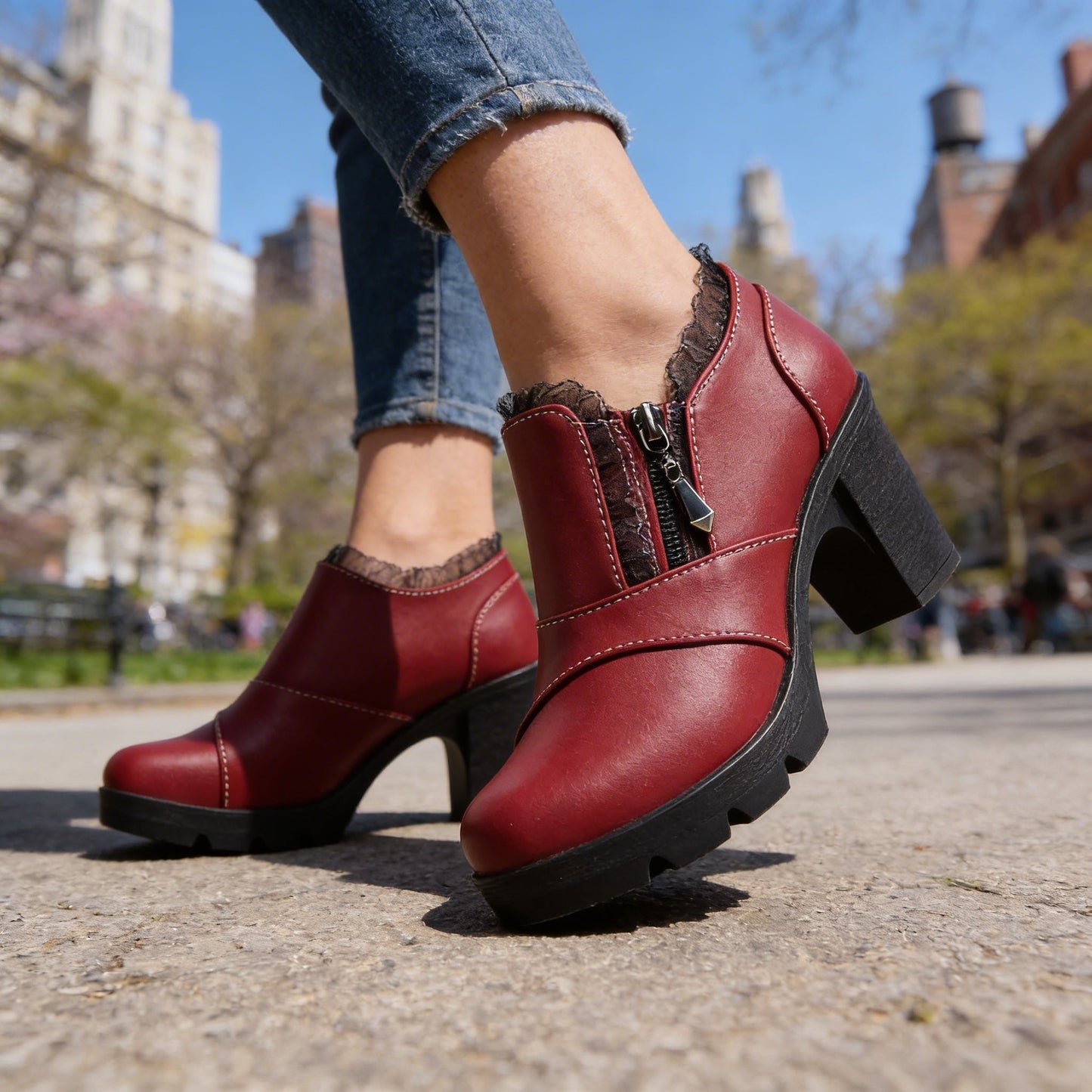 Damen Stiefeletten mit Spitze und Absatz in Schwarz Jully
