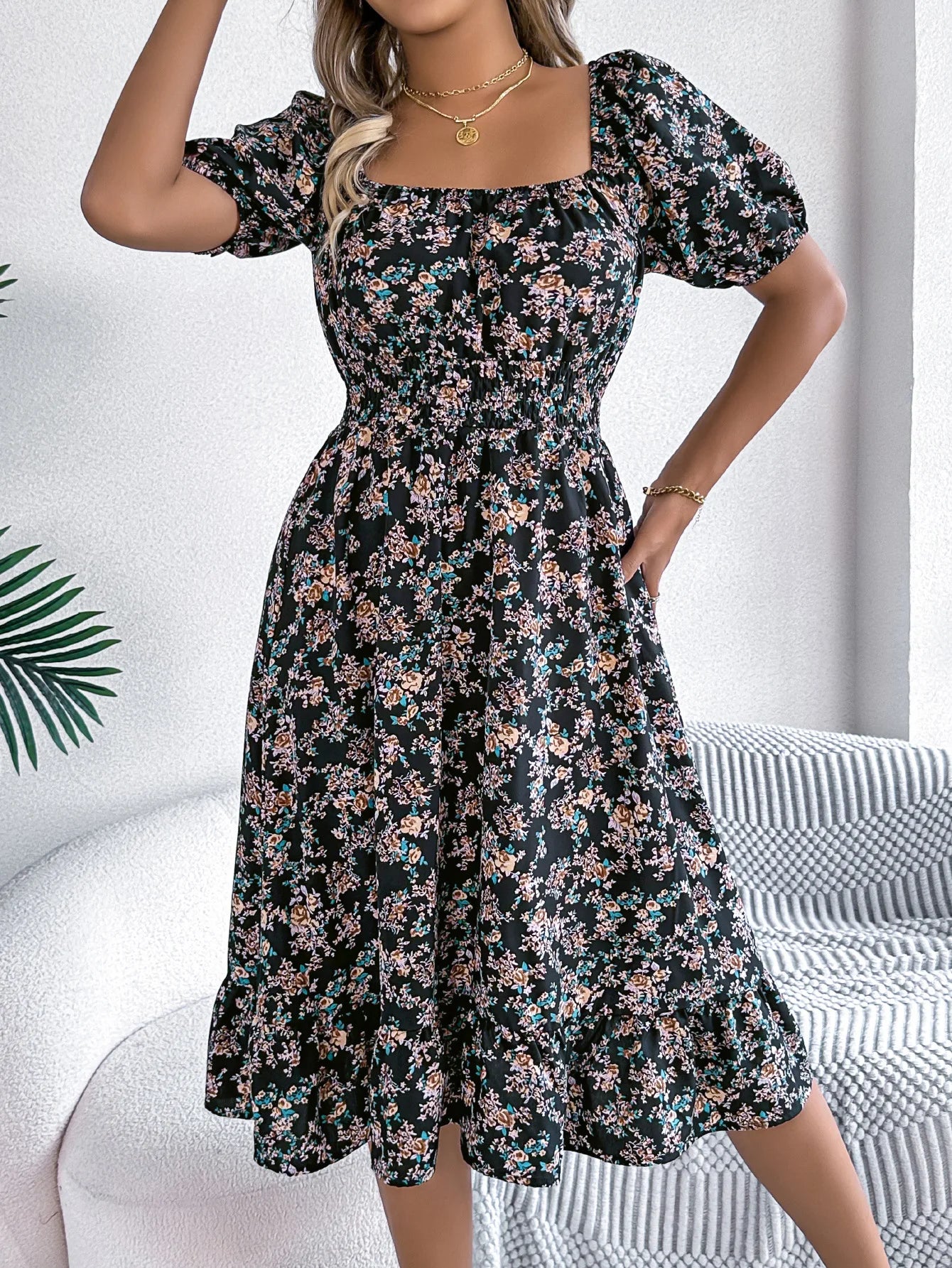 Damen Strandkleid mit Blumenmuster und quadratischem Ausschnitt Jully