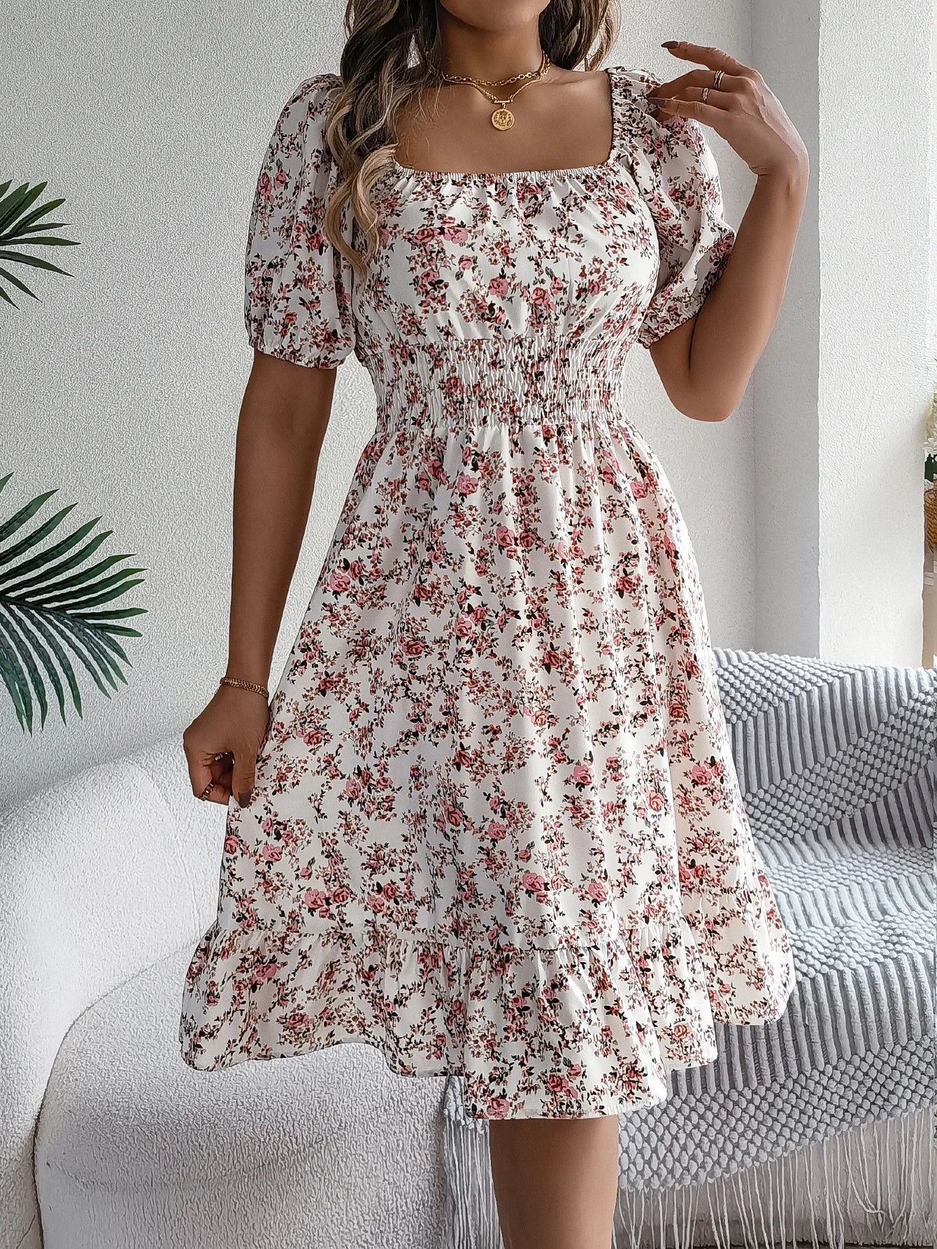 Damen Strandkleid mit Blumenmuster und quadratischem Ausschnitt Jully
