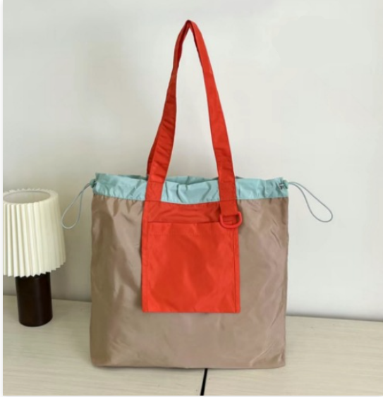 Damen Tragetasche aus Nylon mit wasserfestem Design Jully