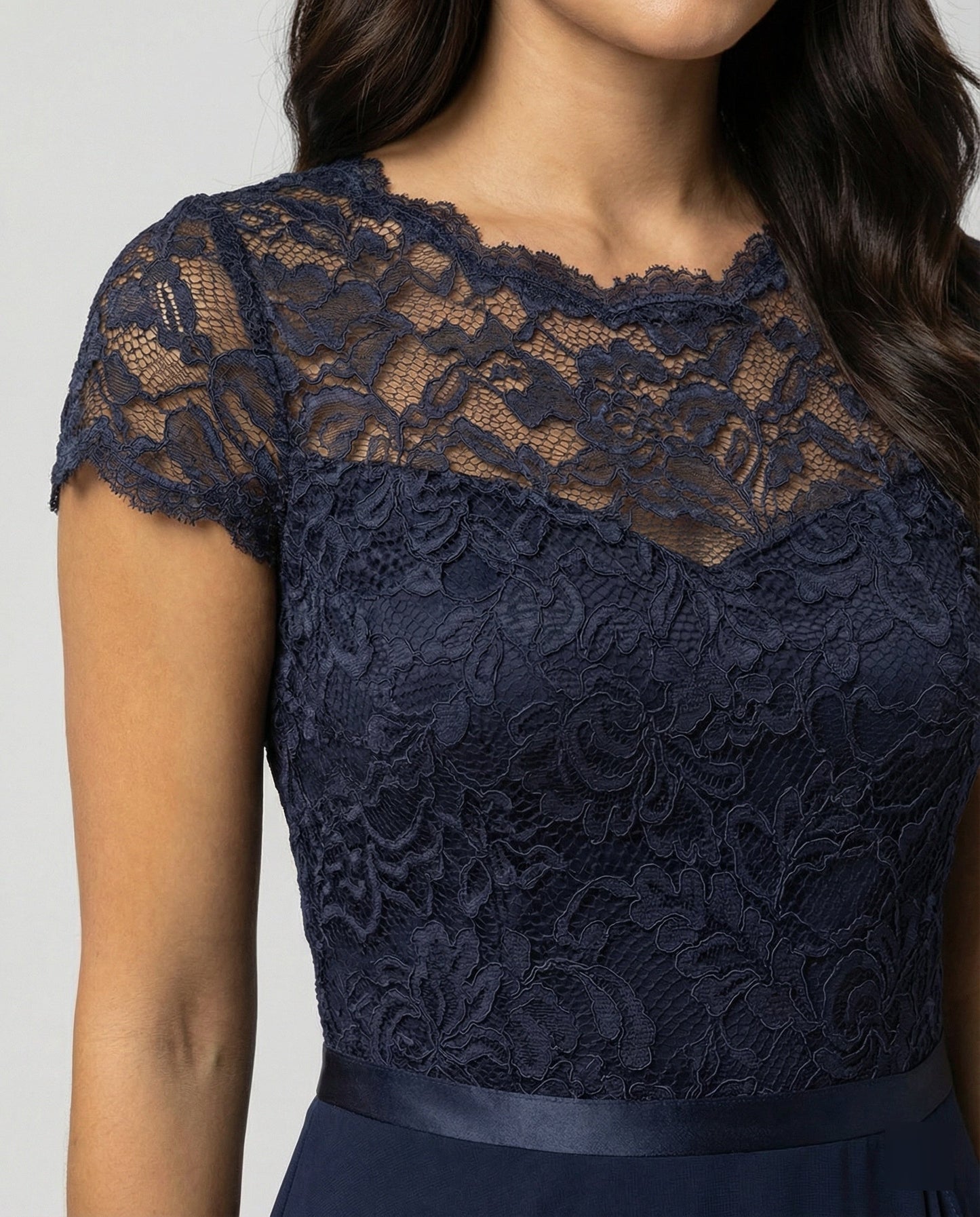 Damen Transparentes Kleid mit Femininer Silhouette Jully